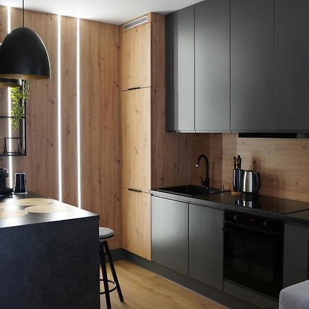Apartamenty Metro Targowek 27 Warschau Buitenkant foto