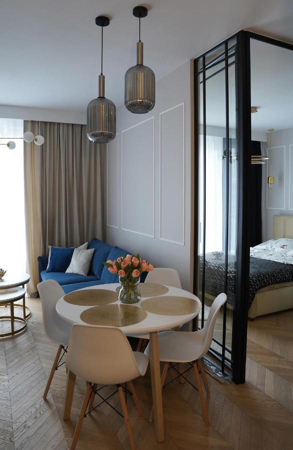 Apartamenty Metro Targowek 27 Warschau Buitenkant foto