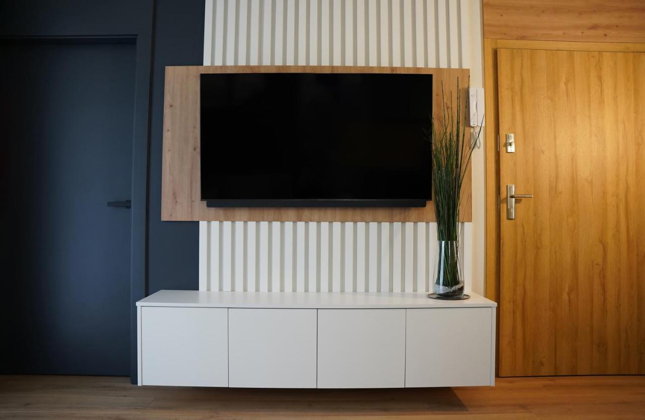 Apartamenty Metro Targowek 27 Warschau Buitenkant foto
