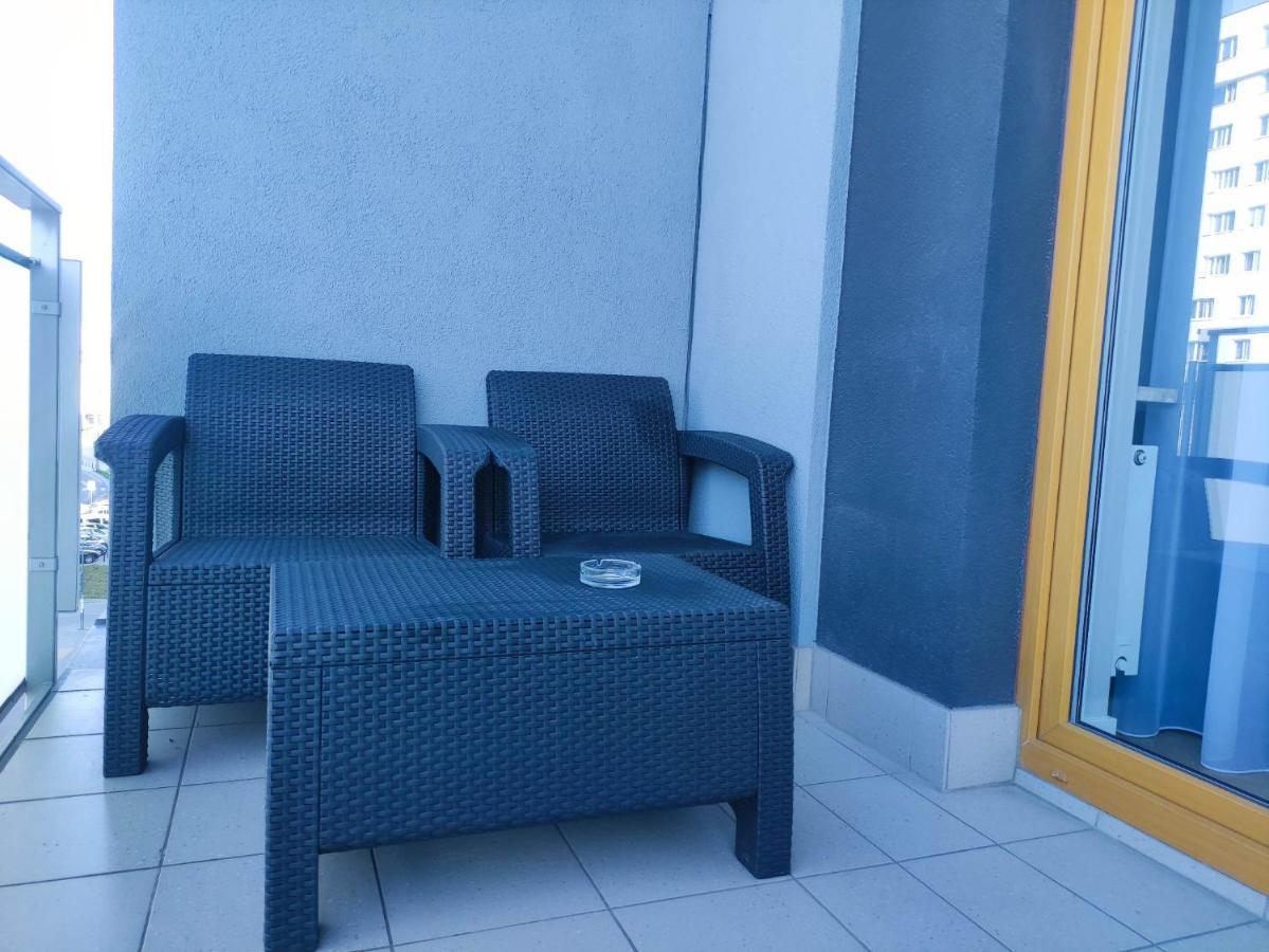 Apartamenty Metro Targowek 27 Warschau Buitenkant foto