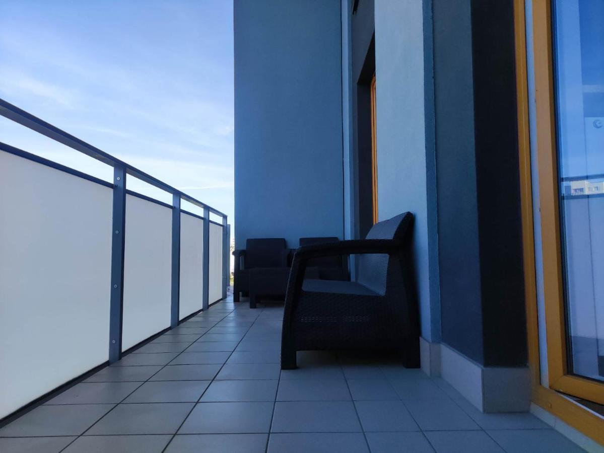 Apartamenty Metro Targowek 27 Warschau Buitenkant foto