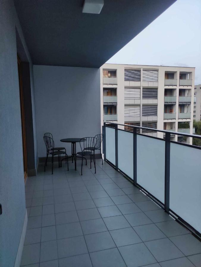 Apartamenty Metro Targowek 27 Warschau Buitenkant foto