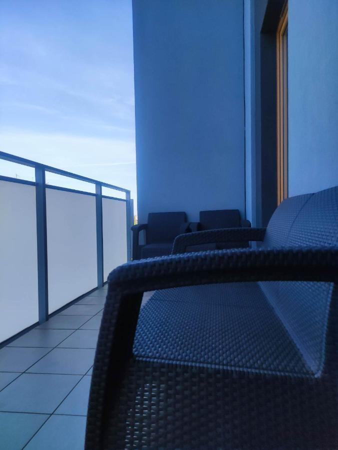 Apartamenty Metro Targowek 27 Warschau Buitenkant foto