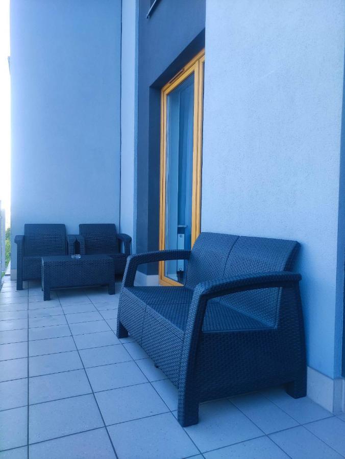 Apartamenty Metro Targowek 27 Warschau Buitenkant foto